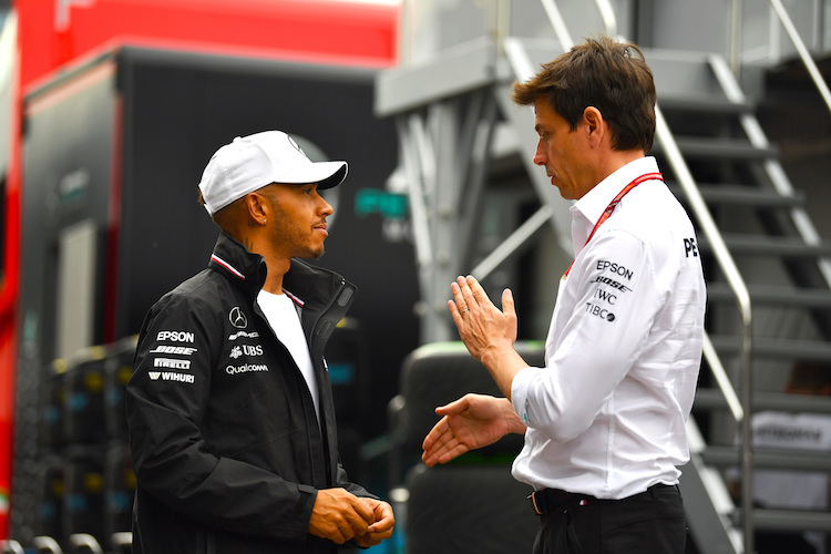 Lewis Hamilton und Toto Wolff 2018 am Red Bull Ring