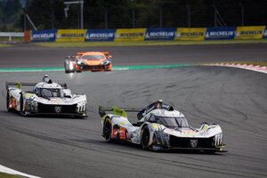 Die beiden Peugeot 9X8)