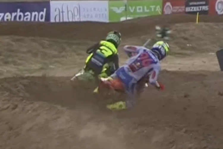 Lucas Coenen greift in der letzten Runde Romain Febvre an