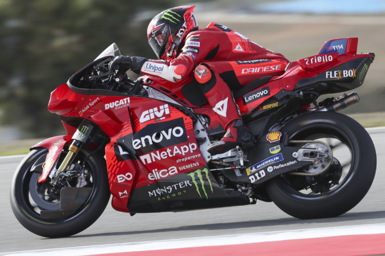 Superbike-Ass Nicolo Bulega auf der MotoGP-Ducati