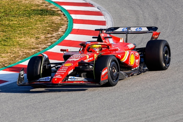 Lewis Hamilton bei Testfahrten im Ferrari