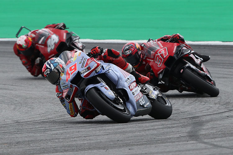 Fabio Di Giannantonio (49) a battu Augusto Fernandez (37) et Paul Espargaro (44)