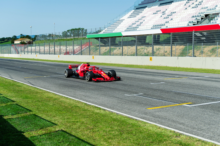 Vettel auf der Rennstrecke in der Toskana