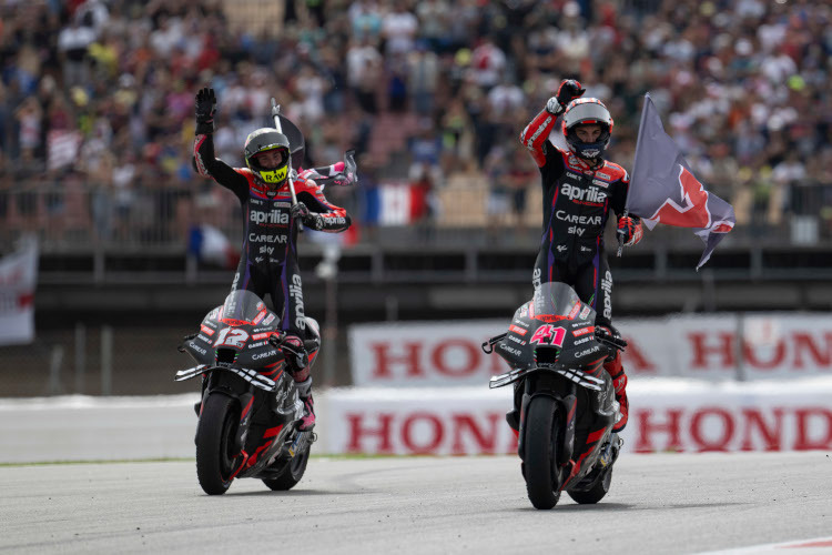 Aleix Espargaró und Maverick Viñales (hier nach Motorradtausch) fixierten 2023 den ersten Aprilia-Doppelsieg in der MotoGP-Geschichte