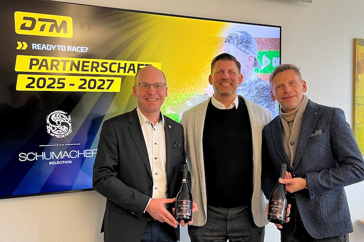 Christian Schätzle (Vorstand Produktion / Oenologie des Badischen Winzerkellers), Kay-Oliver Langendorff (ADAC Leiter Partnerschaften, Kooperationen und Sponsoring), André Weltz (Vorstandsvorsitzender des Badischen Winzerkellers) (l-r)