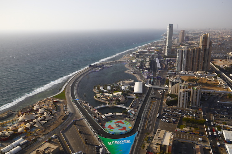 Der schnelle Strassenkurs Jeddah Corniche Circuit
