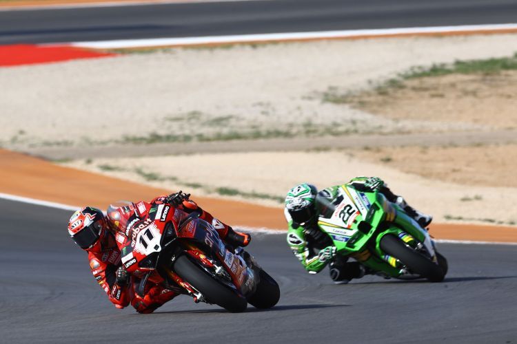 Alex Lowes e Nicolò Bulega