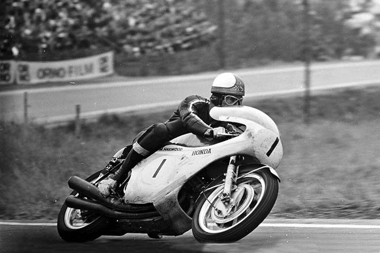 Mike Hailwood auf der 500-ccm-Honda 1967