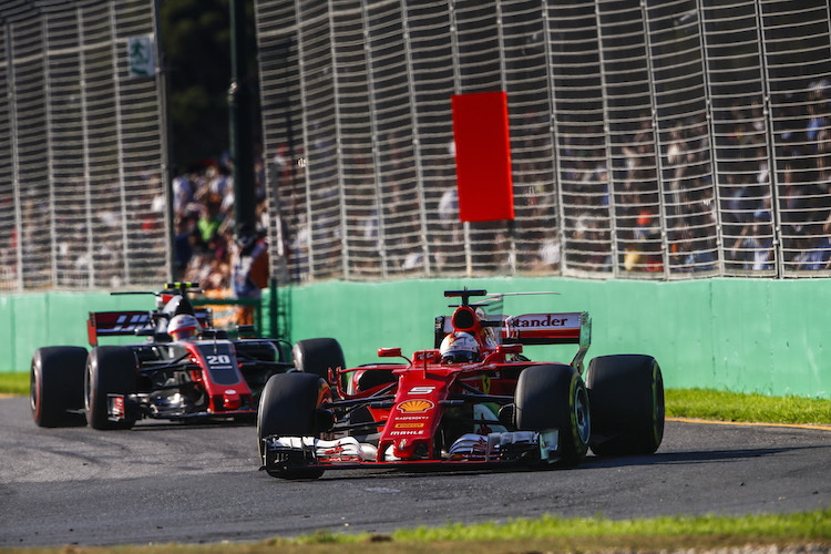 Vettel vor Magnussen