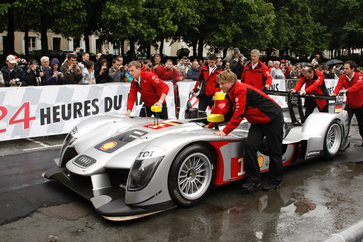 Das Streitobjekt: Der Audi R15 bei der Abnahme in Le Mans