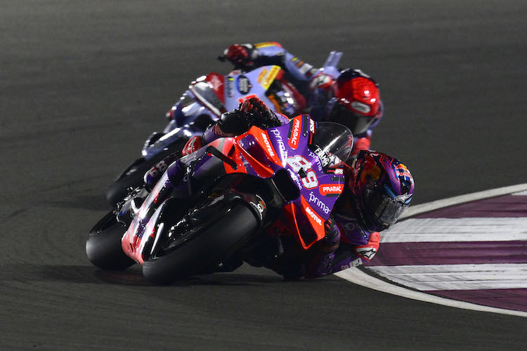Jorge Martin in a direct duel with Marc Márquez (Gresini Ducati)