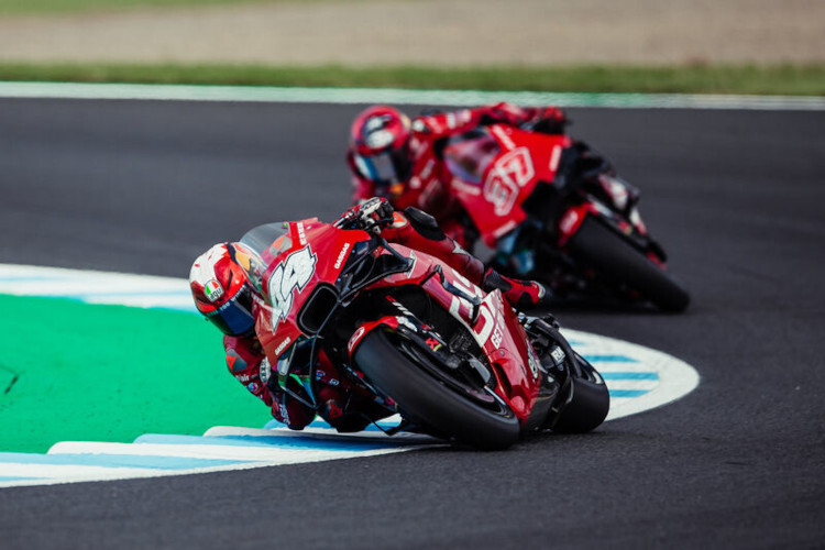 Pol Espargaró vor Augusto Fernández