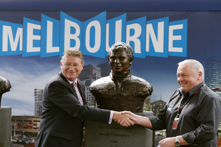 Alan Jones (rechts) bei einer Ehrung in Melbourne