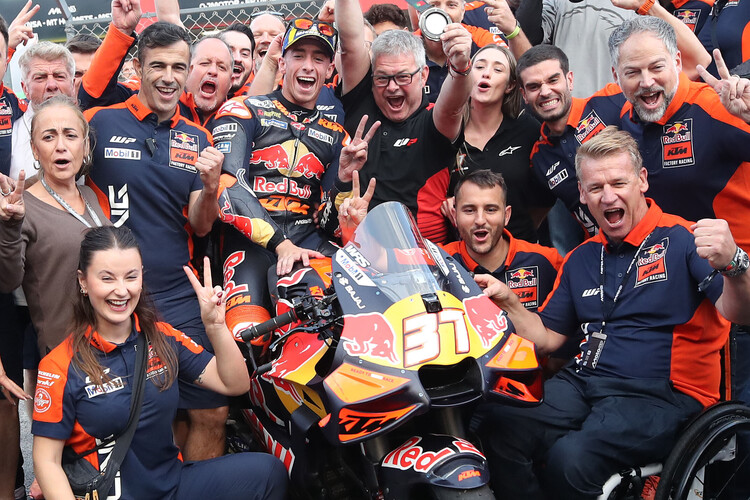 Acosta und sein Red Bull KTM-Team