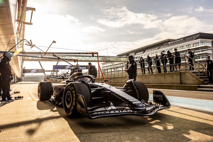 Der Williams FW47 wurde am Freitag präsentiert, danach rückten Carlos Sainz und Alex Albon im 2025er-Renner aus