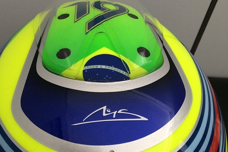 Felipe Massa mit dem MS von Michael Schumacher auf seinem Helm