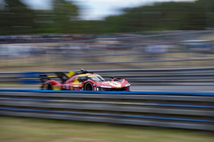 Der Ferrari 499P in Le Mans