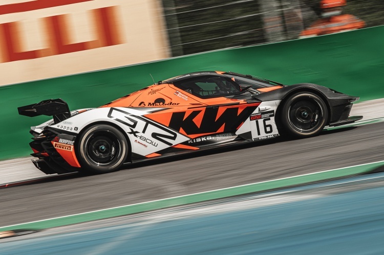 Einer der KTM X-BOW GT2 von True Racing by Reiter Engineering