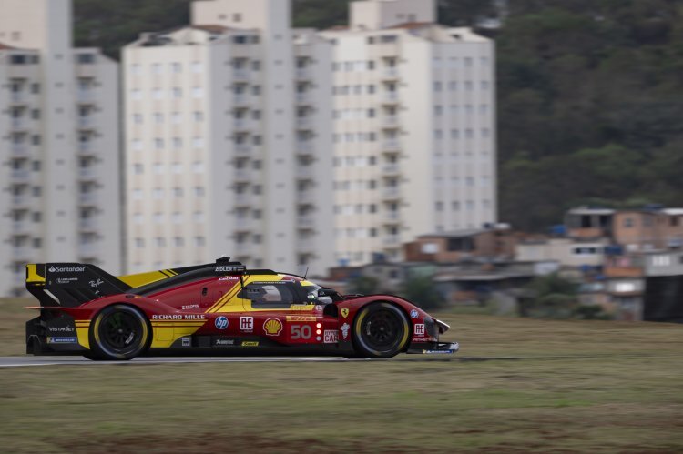 Der Ferrari 499P von Fuoco/Molina/Nielsen