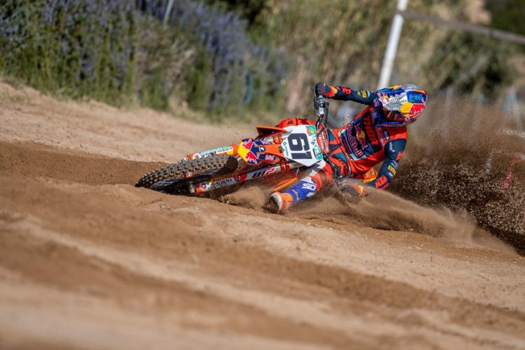 Jorge Prado bei der Vorbereitung auf die MXGP 2021