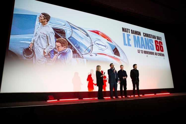 Regisseur James Mangold mit den Schauspielern Matt Damon und Christian Bale bei der Vorpremiere in Paris