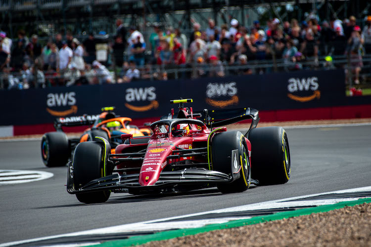 GP in Silverstone Carlos Sainz gewinnt den Thriller / Formel 1