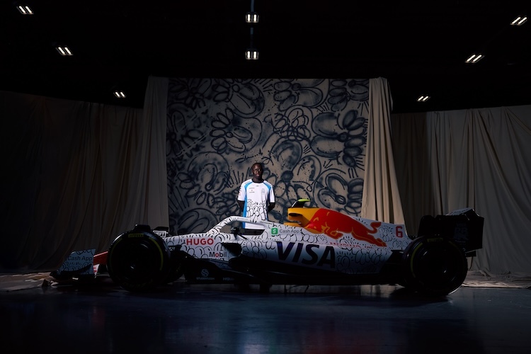 Der Künstler und sein Werk: Slawn hat das Spezial-Design für das Racing Bulls Team entworfen