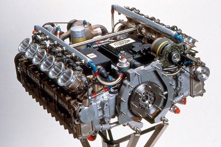 Der Zwölfzylinder-Motor von Motori (Un)Moderni