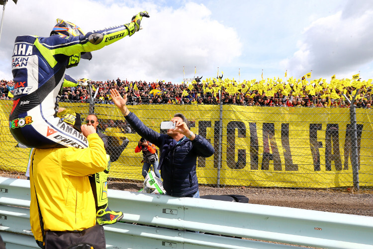 Großer Jubel: Rossi triumphierte in Assen nach fast drei Jahren ohne Sieg