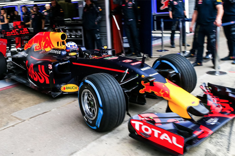 Daniel Ricciardo im neuen Rennwagen von Red Bull Racing