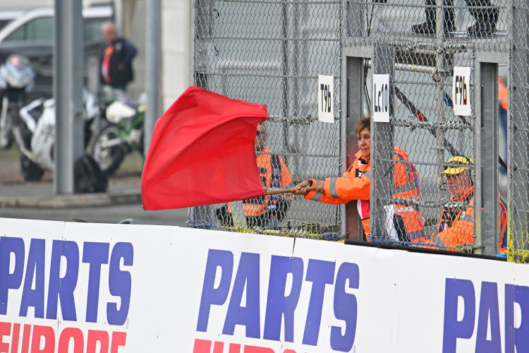 Rote Flagge im Moto2-Rennen in Le Mans