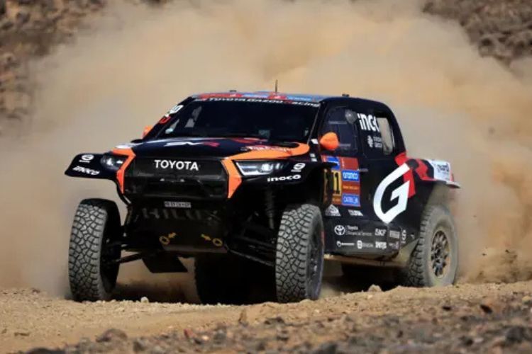 Erster WM-Sieg und dies auf heimischen Terrain: Die Toyota-Piloten Lategan/Cummings gewinnen Südafrika-Safari Rallye