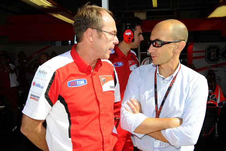 Rennchef Bernhard Gobmeier (li.) mit Ducati-Boss Claudio Domenicali