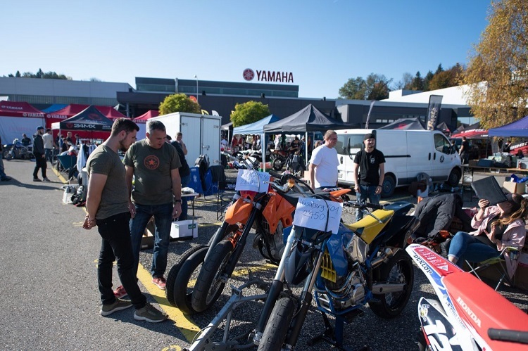 Entspannte Marktstimmung in Sursee am Motocross- und Racingmarkt: Wir werden diesen Event vermissen