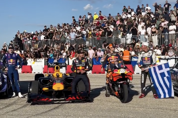 Dani-Pedrosa-KTM-Red-Bull-Showrun-mit-der-Formel-1