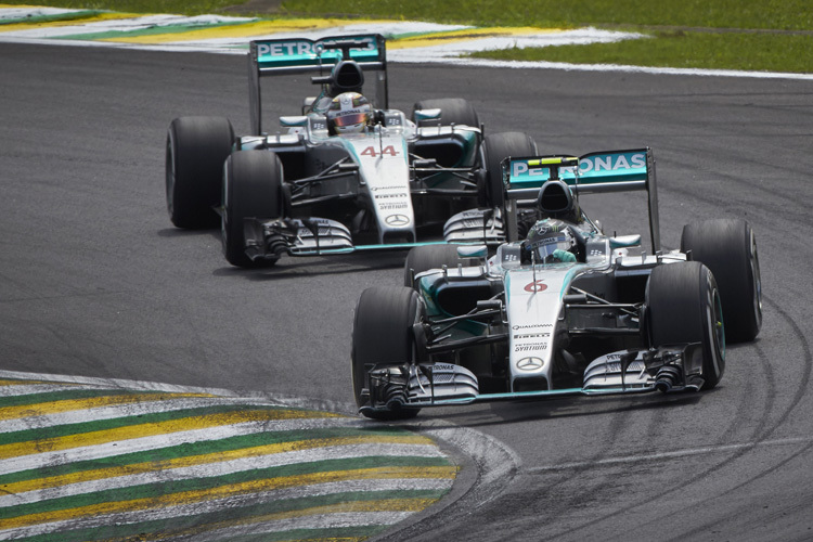 Nico Rosberg vor Lewis Hamilton in Brasilien
