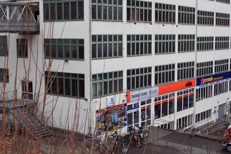 Die KTM- und Husqvarna-Werkstatt von Harald Sturm befindet sich im ehemaligen MZ-Werk in Zschopau