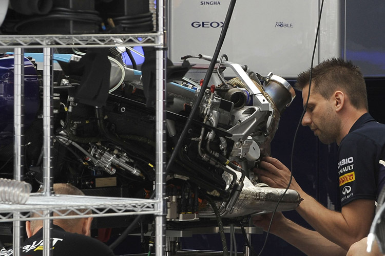 Red Bull Racing ist bis Ende 2016 vertraglich an Motoren-Partner Renault gebunden