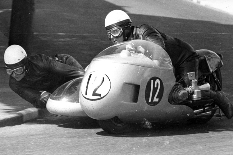 Siegfried Schauzu/Horst Schneider (BMW) 1967 auf ihrem Weg zum TT-Sieg