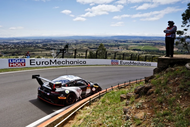 2019 siegte der Porsche 911 GT3 R von Earl Bamber Motorsport